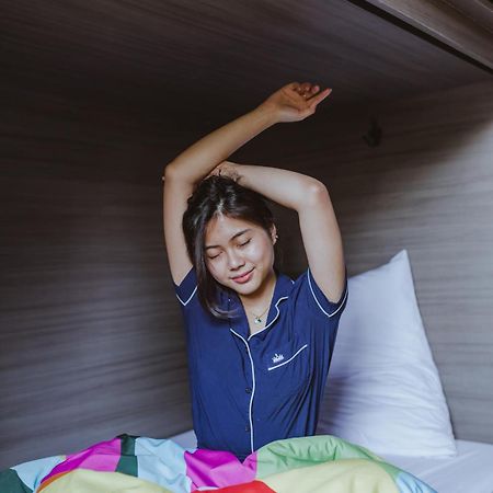 Nomad Hostel Kemang Джакарта Экстерьер фото