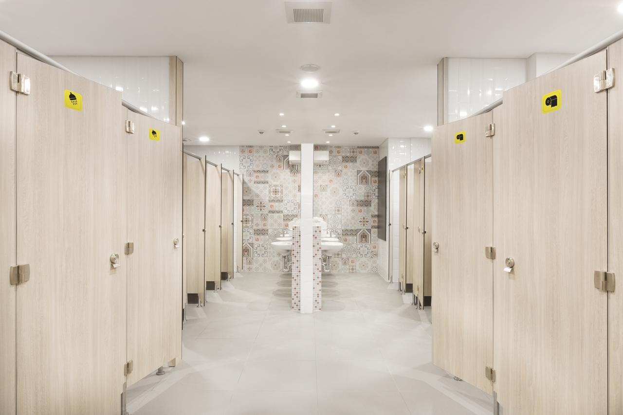 Nomad Hostel Kemang Джакарта Экстерьер фото