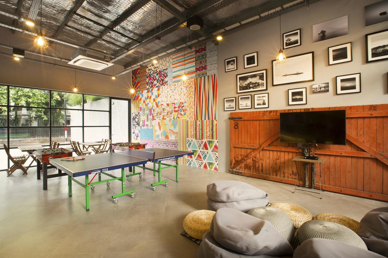 Nomad Hostel Kemang Джакарта Экстерьер фото
