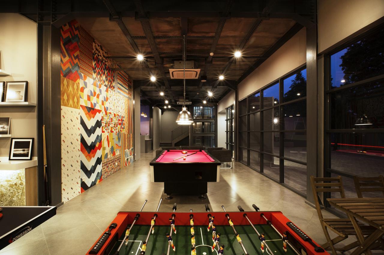 Nomad Hostel Kemang Джакарта Экстерьер фото