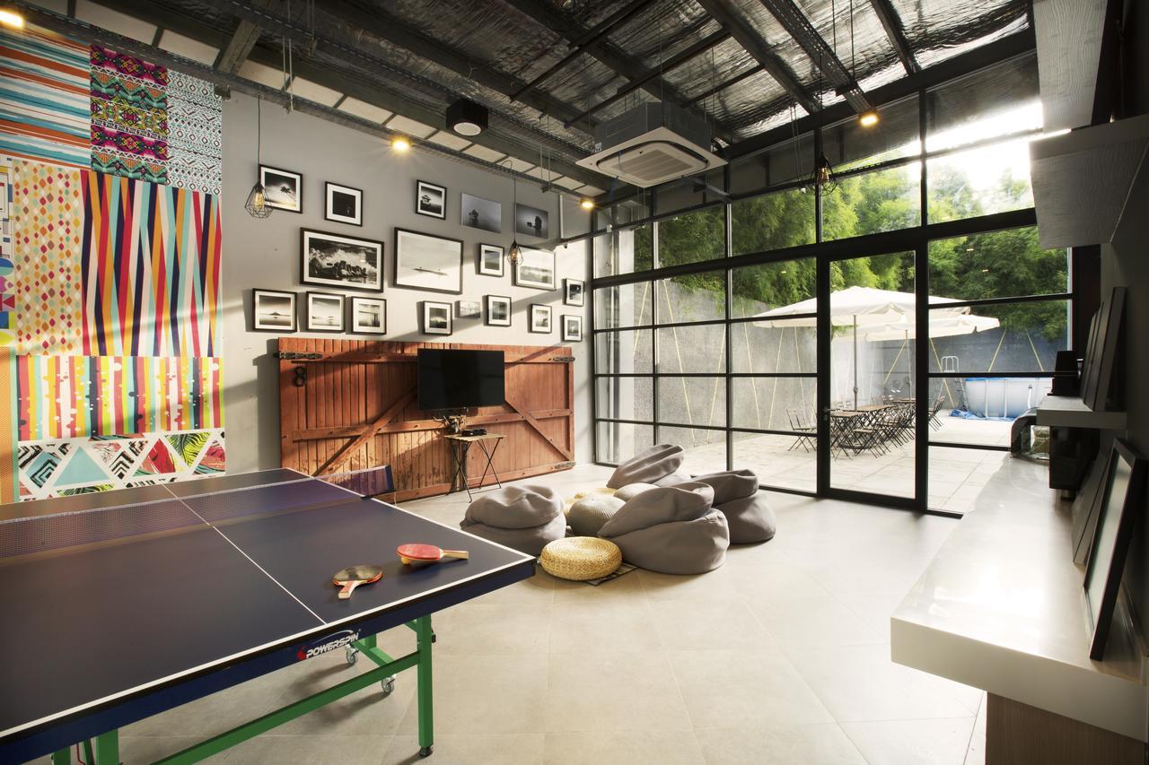 Nomad Hostel Kemang Джакарта Экстерьер фото