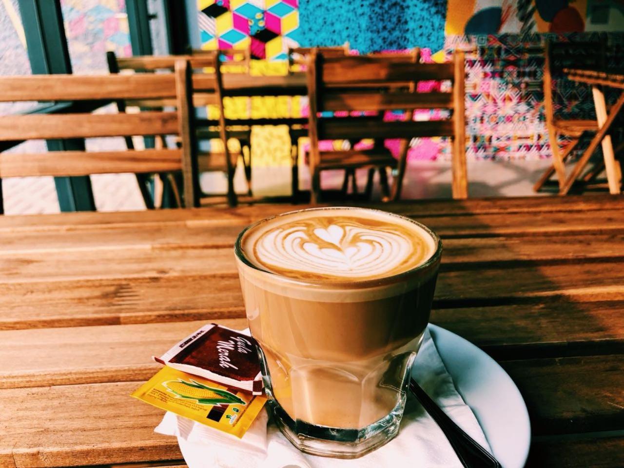 Nomad Hostel Kemang Джакарта Экстерьер фото
