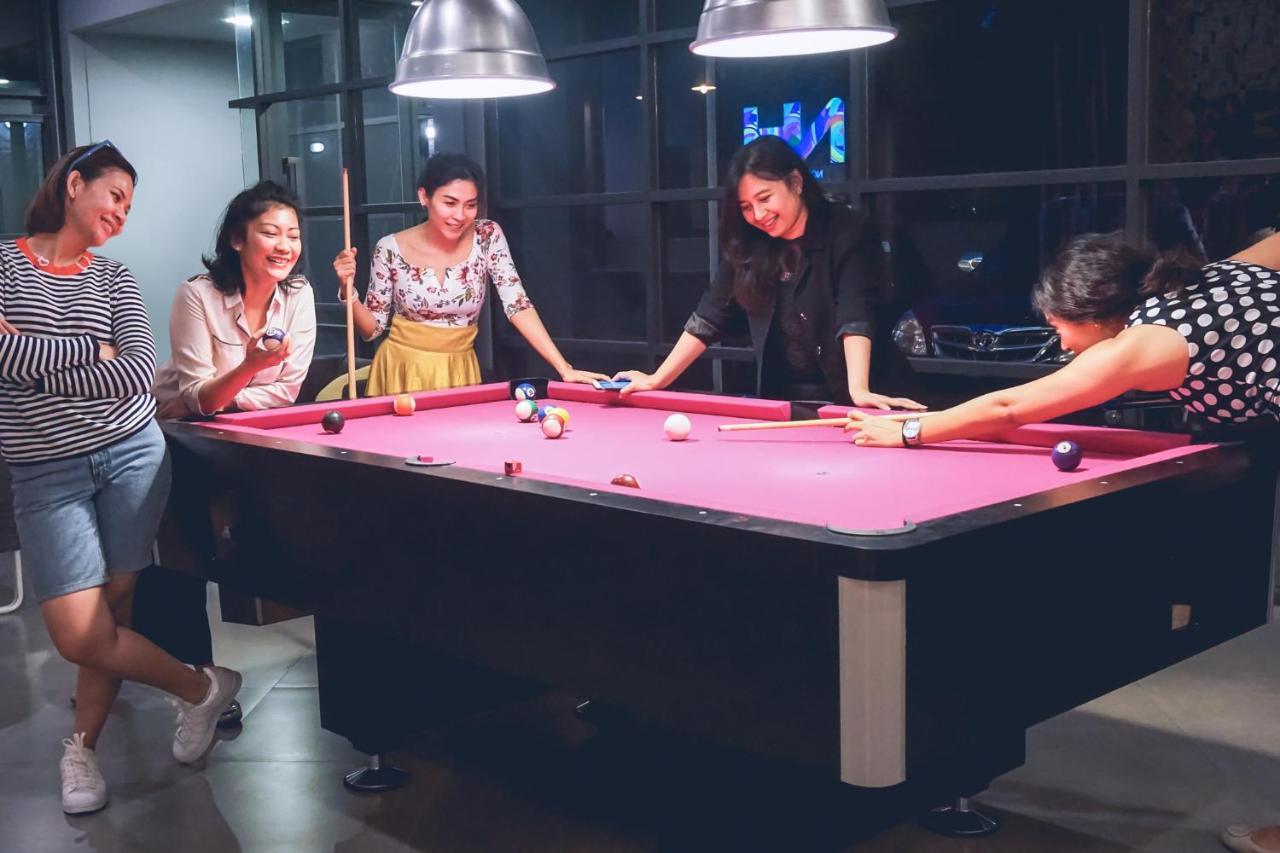 Nomad Hostel Kemang Джакарта Экстерьер фото