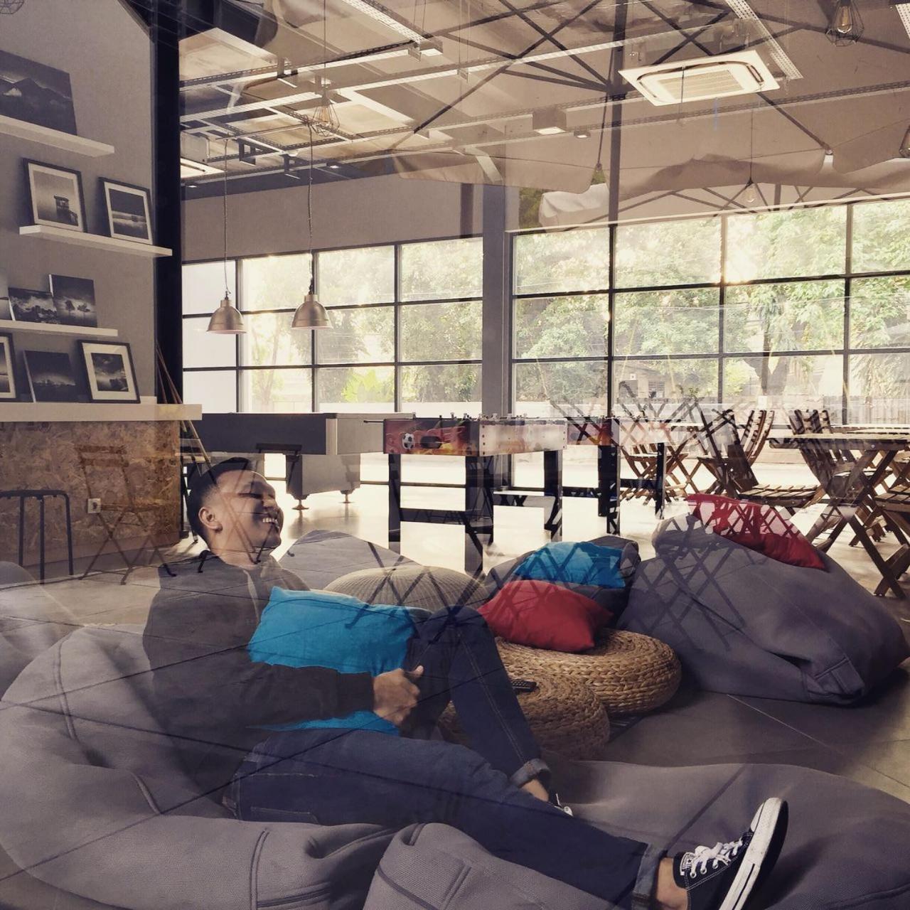 Nomad Hostel Kemang Джакарта Экстерьер фото