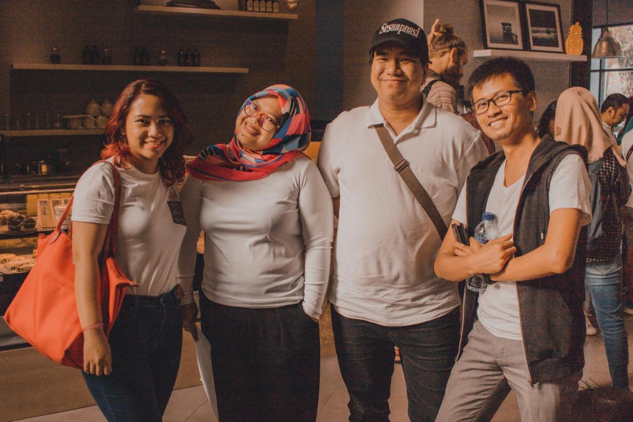 Nomad Hostel Kemang Джакарта Экстерьер фото
